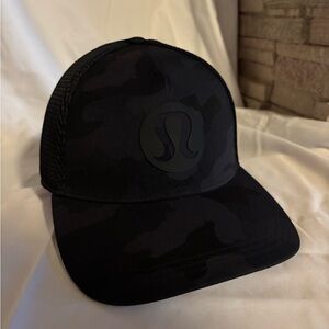 BRAND NEW lululemon athletica Dark Camo Men's Hat